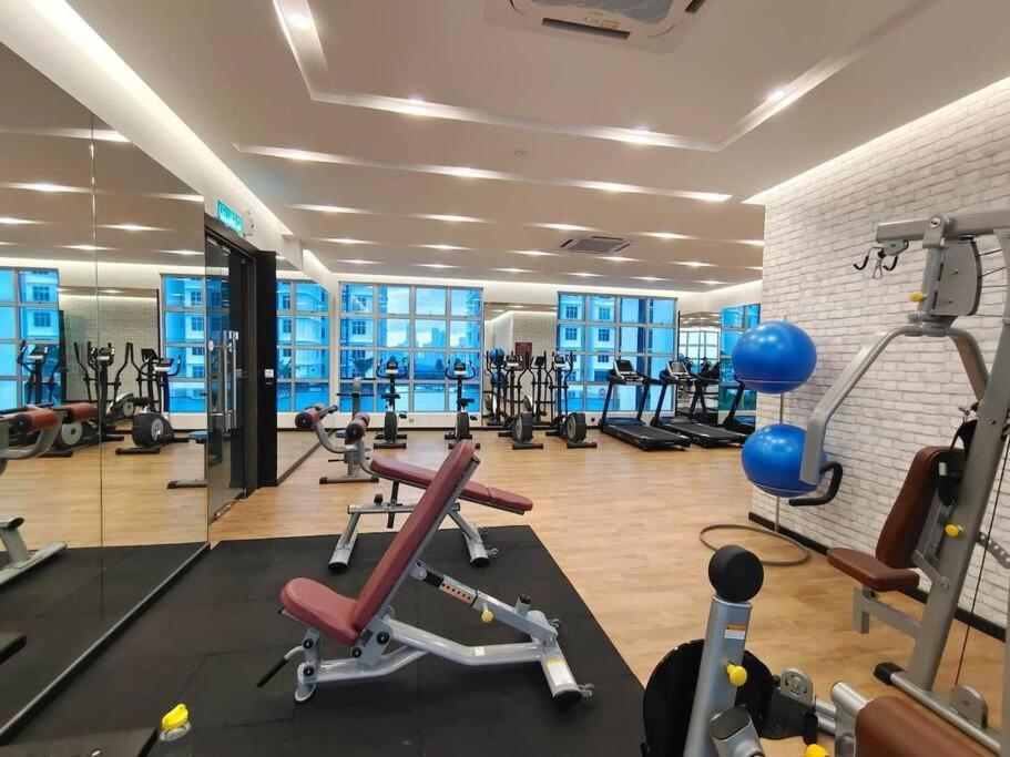 Apartment 1601 Sks Midvalley Terminal Bus Netflixwifi By